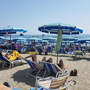 Fegina 3 Deluxe Bedrooms & Bathrooms , Monterosso al Mare Italia